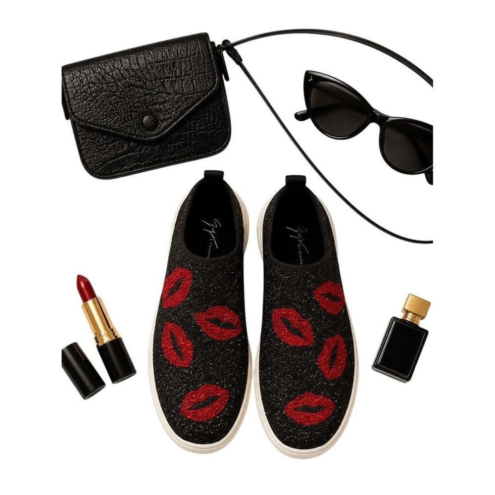 Giuseppe Zanotti Natalie Crystal Red Lip Black Glitter Sneakers EU36.5 Rare GUC